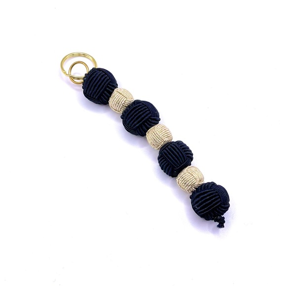10/$10 6” wrapped beaded Keychain, black and gold w/gold hardware, NWT - Picture 2 of 6